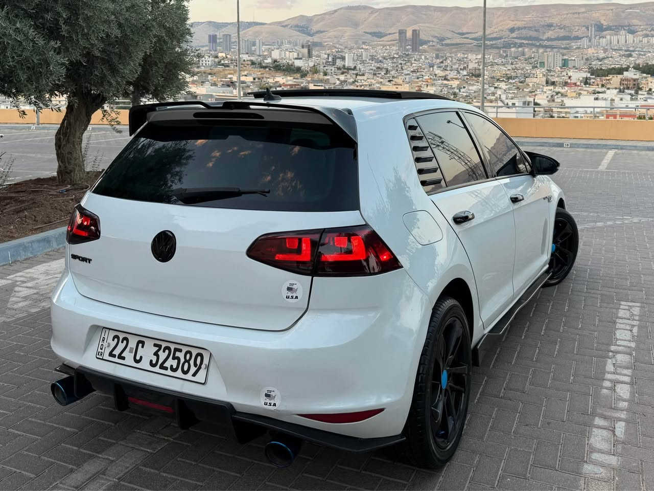 Golf  MK7.5   سعر (١١٧) قفل قفل 🔥
ارخص من كلل سوگ اتحداك ✌️
گولف ٢٠١٧  فول مواصفات 
بانوراما /   بصمة  / تحكمات / زنون/ كشن كهرباء  + جلد ء+ تفئة / شاشە جبیرە / ٣ گير / بعد هواي مواصفات 
محرك ١.٨ مرغوب ✈️
سيارة جاهزة بدون اي نقص ✅
بيها قطعتين  بدونً دواخل بدون كلشي 
محركً گير كهربائي شرط  ماشية (٨٣) الف فقط ✅
محرك گير مامفتوح برغي واحد ممفتوح شرط ✅
صور حادث موجود 
سنوية رقمً جديد (٢٠٢٩)✅
مكان سليمانية 
*********** ✅ السليمانية, العراق
