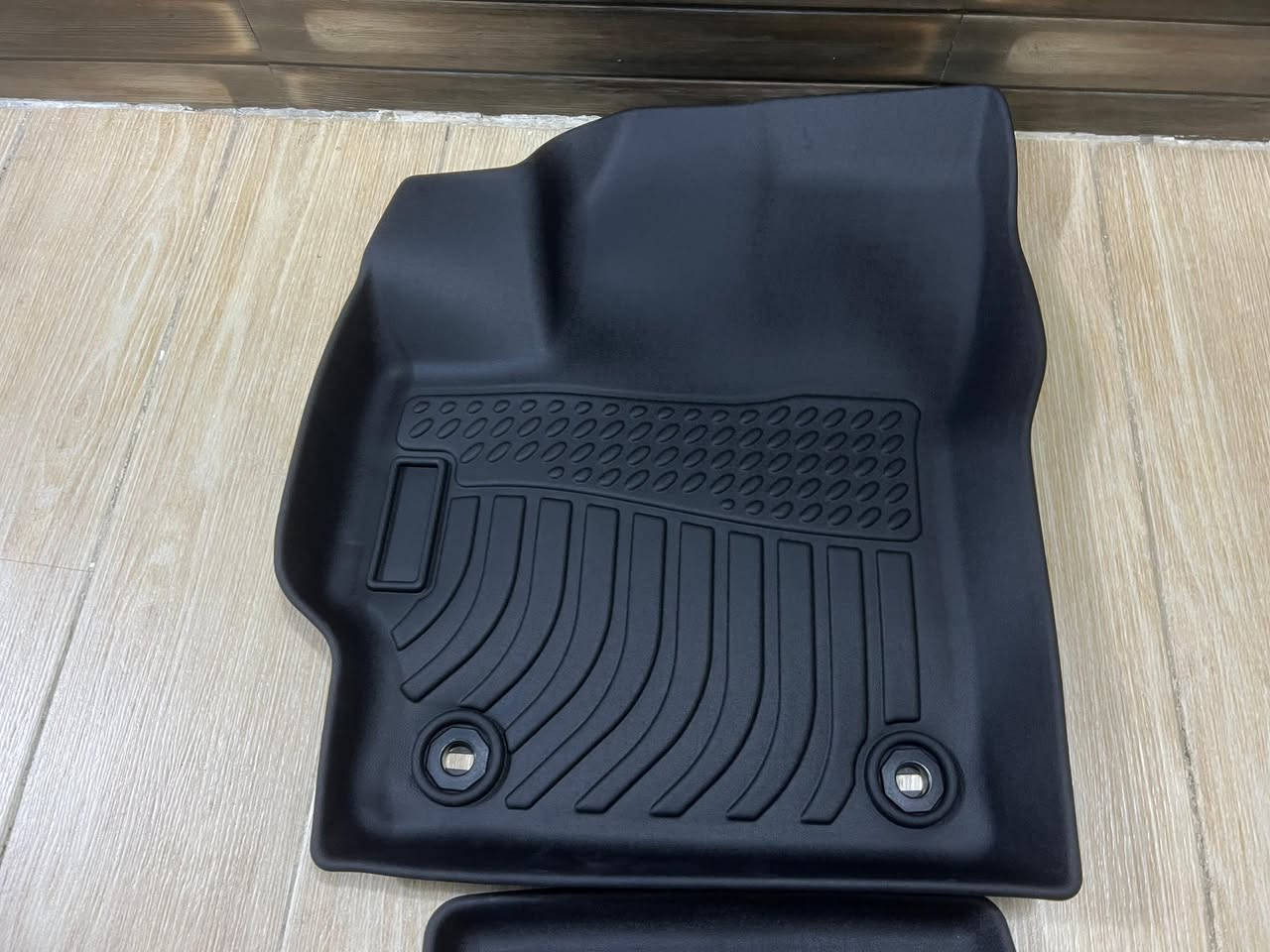 تتوفر ارضيات 
كورلا هايبرد 
كميةً محدودة 
0771 365 8670
