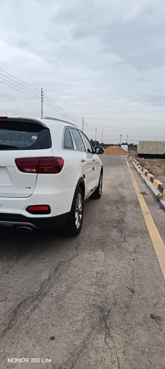 سورنتو 2020 خليجي رقم انكليزي بأسمي 
مكفوله كفالة عامة من جميع النواحي 
حته الدعميات السياره جديده
6 سلندر 3.5
7 راكب 
3 قطع تبريد 
بصمة 
بصمة ابواب 
جنطة كهربائية 
جنطة ذكية 
كشنات جلد
كشنات كهرباء ( 2 )
نظام ترحيب 
ويل كروم 19
حساسات امامي خلفي
السعر 268 $  للاستفسار
اتصال ***********
