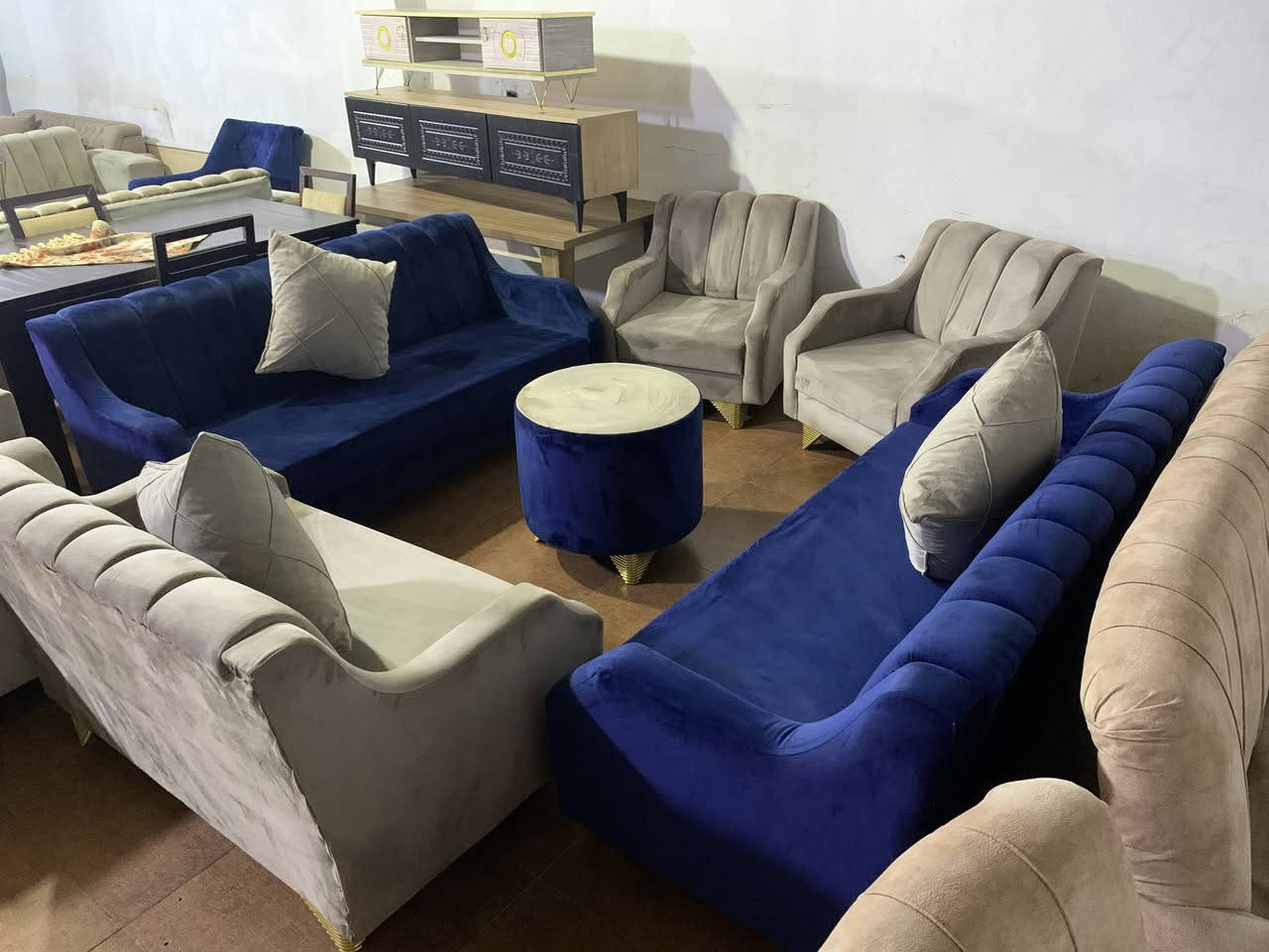 معرض الناي))
بيع  وشراء وتبديل 

اثاث منزلي مستخدم حسب ما 
موضح فالصوره
الاستفسار الاتصال ع الرقم ***********واتس
أو مراسلة البريد الإلكتروني 
عنوان سرورى قرب ماركيت (هه رزان بازارى نوا)
يوجد توصيل
