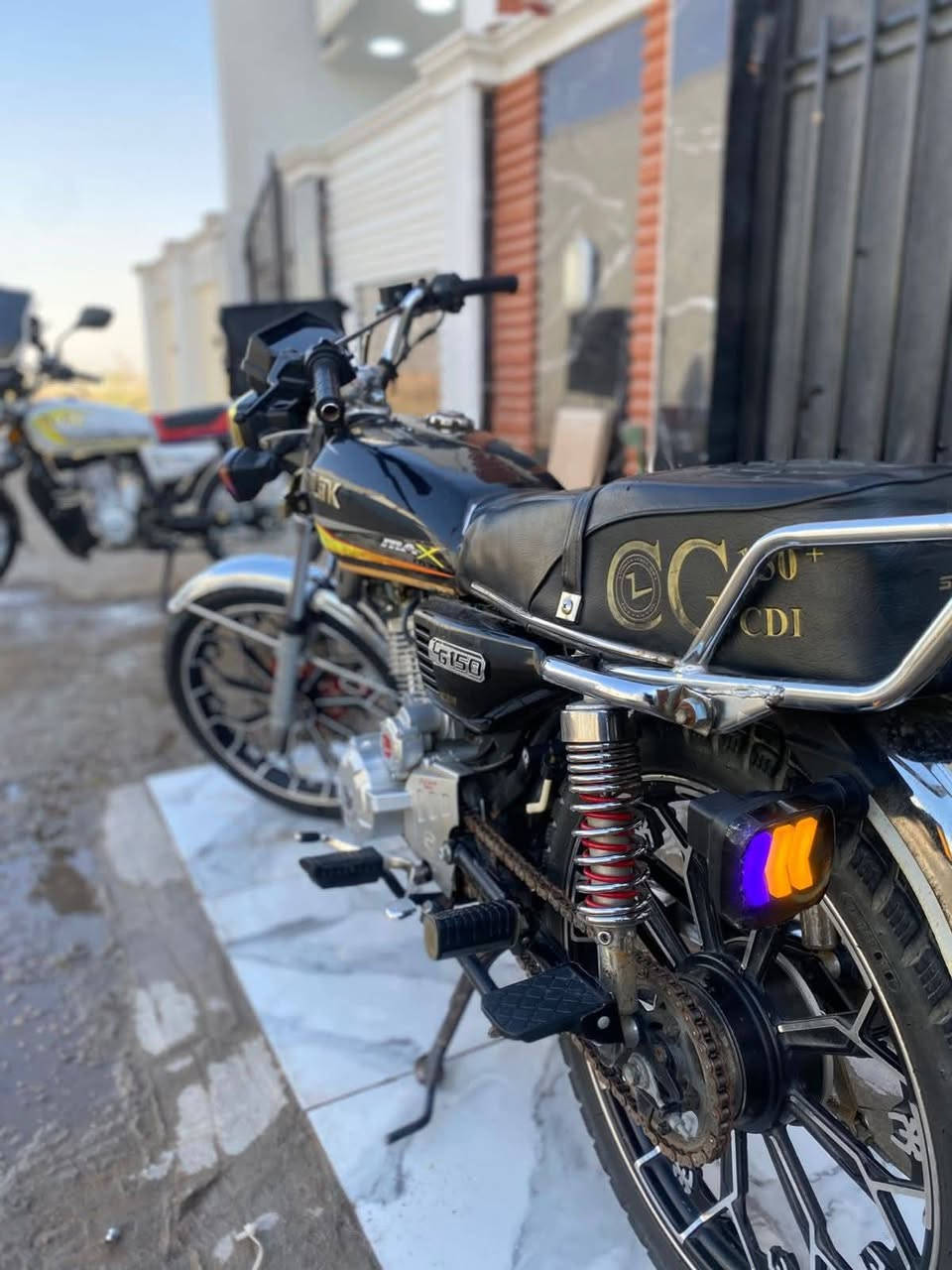 من رخصة لادمن ايراني 2024 محرك 150 الدراجه كفالة نقص بس دشبول الدراجة احلة من الصور مكان دورة سعرهة 625 *********** فقط واتساب
