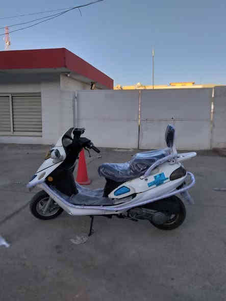 سلام عليكم للبيع ماطور مرزي نضيف كلشي شغال بي كهربائيات كله شغاله محرك بشرط تايرات جديد مكانه شقلاوه سعر 450
***********
