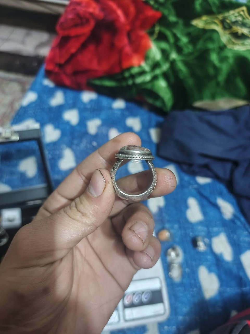 خاتم داودي سلطاني قديم مصور وجه البيع ٣٥٠الف و بي مجال *********** عنوان بغداد
