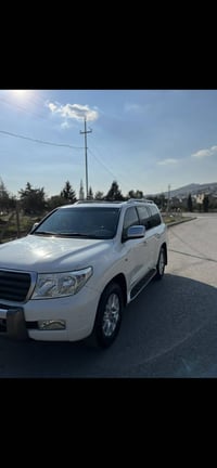 لاندكروزر VXR • ٨ سلندر • ٢٠٠٩