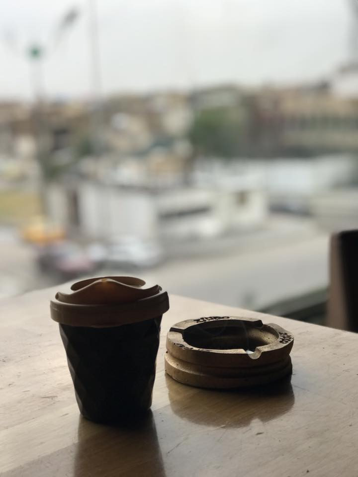 السلام عليكم من رخصة الادمن
ميز درجة اولى اصلي خشب صاج ومسند حديد 
عدد 5+ كراس عدد10 
السعر ٣٥٠ وبيهن مجال 
*********** واتس اب
