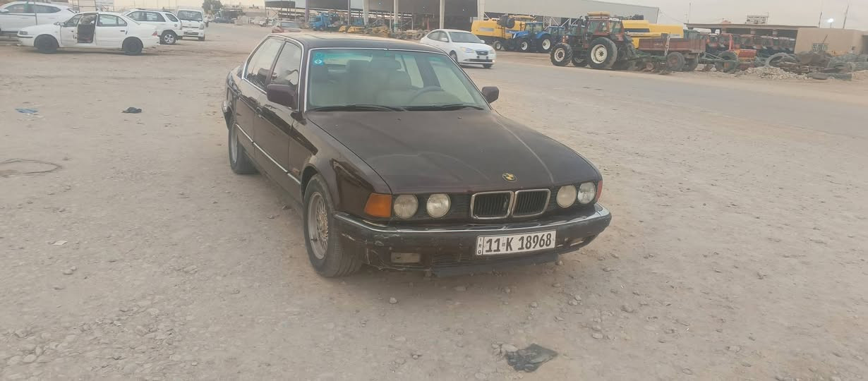 سلام عليكم سياره بيم موديل 91رقم بغداد تحويل مباشر سنويه جديده كير مكينه جديد  حدداديه جديد جاهز اللخير مابيه اي نقص ابد مكان السياره واسط الزبيديه اتصل *********** حجم 735
