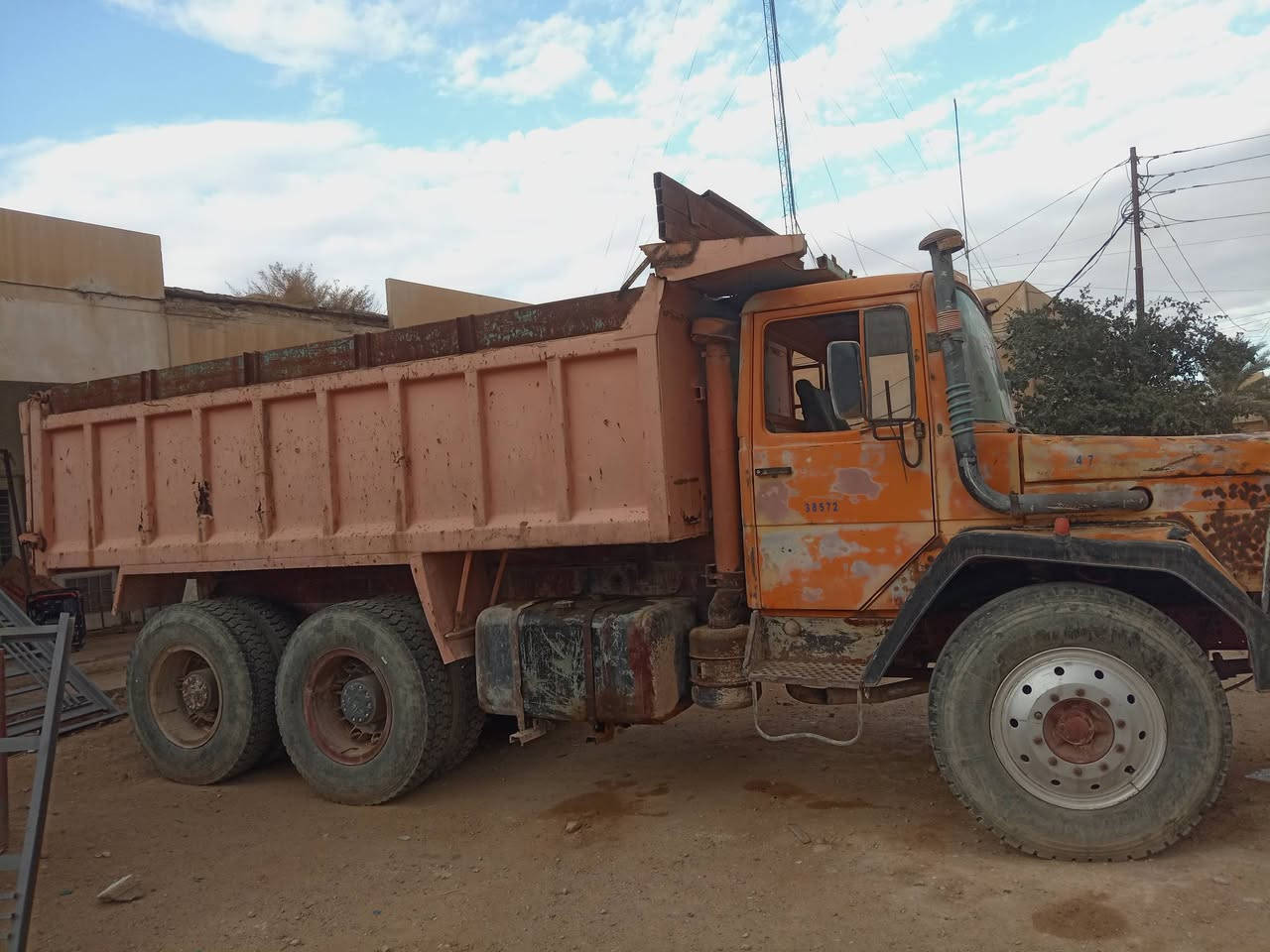 ماجروس للبيع
محرك وكير سكنيا مجموعة شتاير 

تخم تاير سنويه كظم عاج منتهيه ب2022

رقم اصفر0787 237 4197
