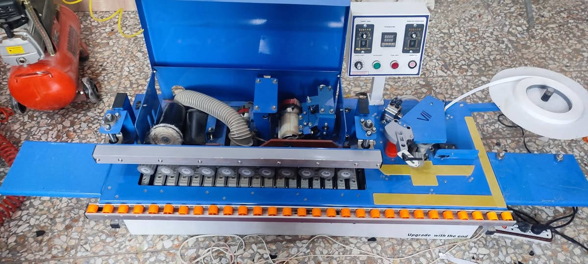 مكينة شريط 4 مراحل جديده للبيع سعر 950 ألف مكاني بغداد لتواصل على رقم ***********
