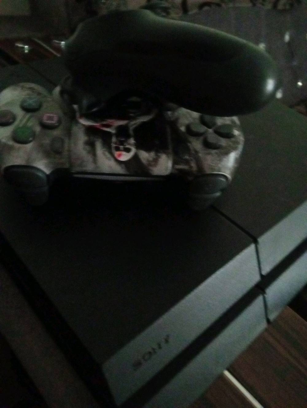 -الجهاز التخزين مالته تيرا 1B 
💠-يوجد فيه اكثر من 15 لعبه 
💠-مع جوستك الاصلي و جوستك تجاري موشم 
💠-مهكر نضام 11.00 وتكدر تسوي9.00
💠-الجهاز نضيف جداا بنسبه 90% 
💠-مستعمل قليل جداا 
💠-ما مفتوح جديد
💠-مع كامل ملحقاته عدا الكارتونه 
💠-مكاني واسط الكوت توصيل فقط بالكوت 
السعر 230 وبي مجال للطيبين مراسله خاص تحياتي