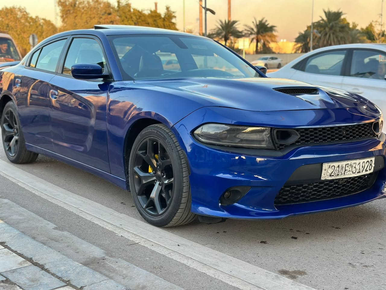 السلام عليكم اقره المنشور قبل الاتصال رجاءاً
تشارجر 2019 اصل رقم سليمانيه تريد وكاله تريد تحويل
فول الفول للاخير SXT بلاص تو ويل
السياره صور حادثها كدامك بس بنيد بدون دواخل بيها 6 قطع كلير بدون ضربه بدون معجون فقط كلير ابيعلك حزام
السعر 172 وماكو هيج سعر وبيها مجال جداً بسيط 
مكاني بغداد الدورة  ***********
