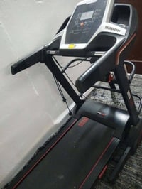 جهاز ركض • ورلد فيتنس • ٢٠٠ كيلو