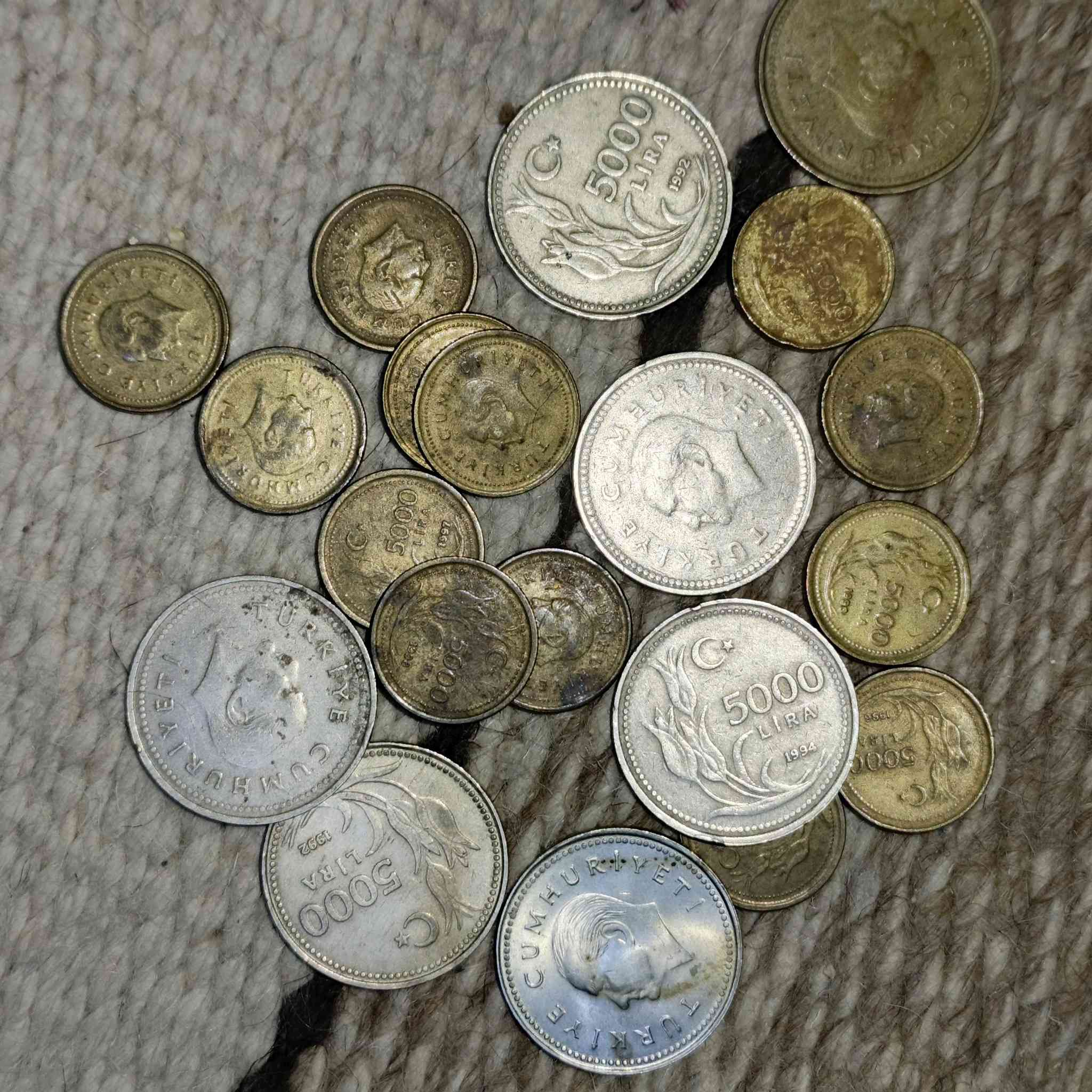 عملات معدنية اجنبية كمية 1485 قطعة سعر للكل 500 ألف


**إذا كنت صاحب هذا الإعلان وتريد حذفه لأي سبب، رجاءا أرسل رسالة إلى الدعم الفني**