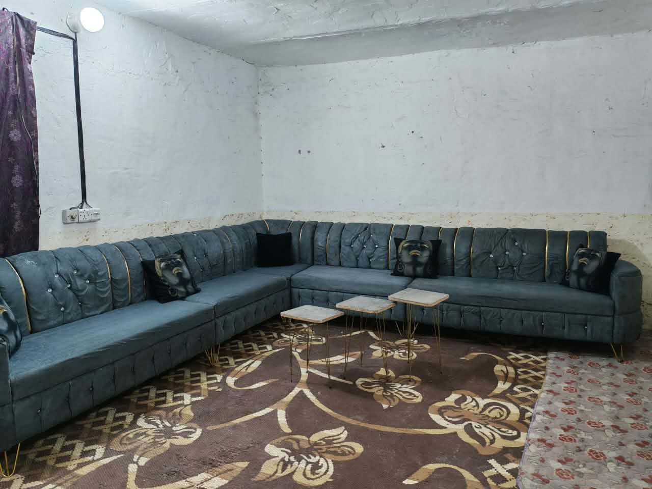 ديوان 11 مقعد نضيف مابي اي ضرر تزكام تكمه ثكيل كلش سعره 250 وبي مجال مكاني كاظميه يوجد توصيل بكروه *********** يوجد واتساب
