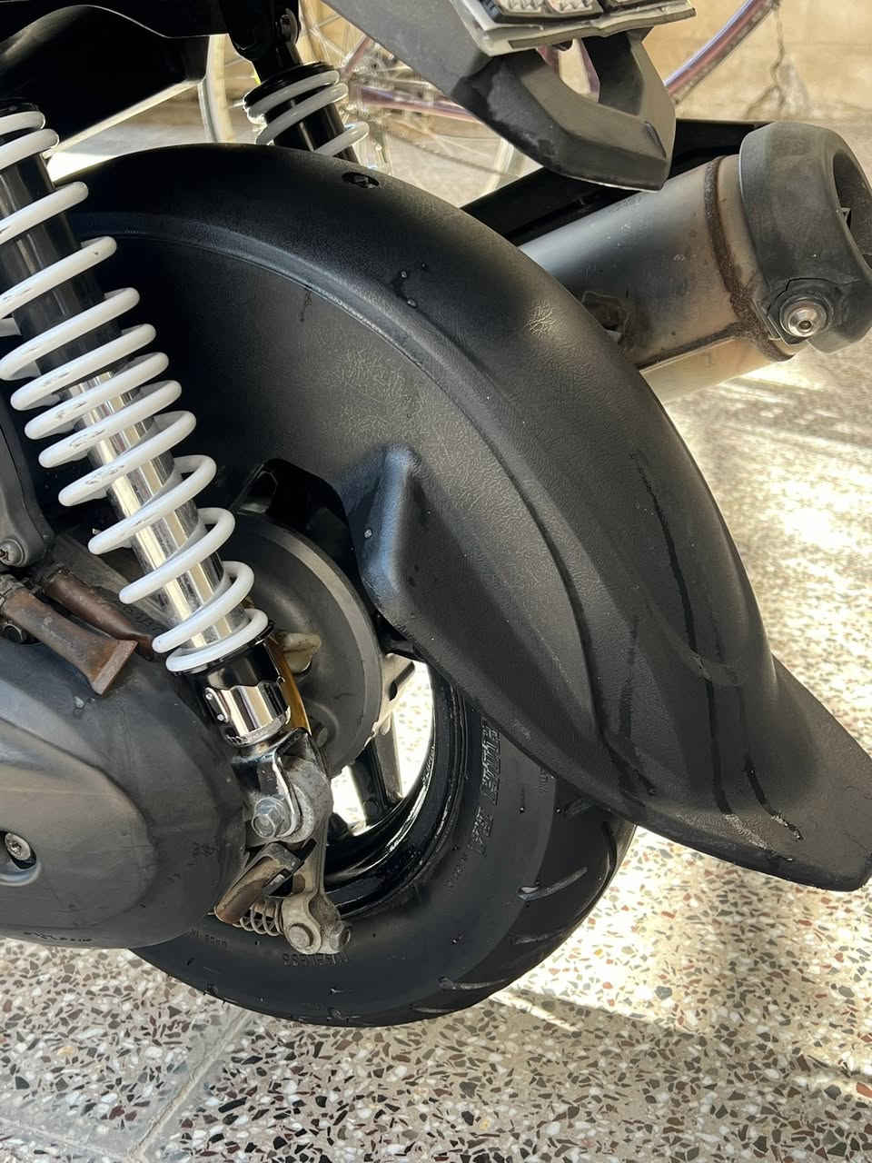 سلام عليكم متاح دراجه جي تي ار دراجه خط اول موديل 2015 شلعه ومعدل وشكل كله جديد سعر 1000 وبيه مجال ***********
