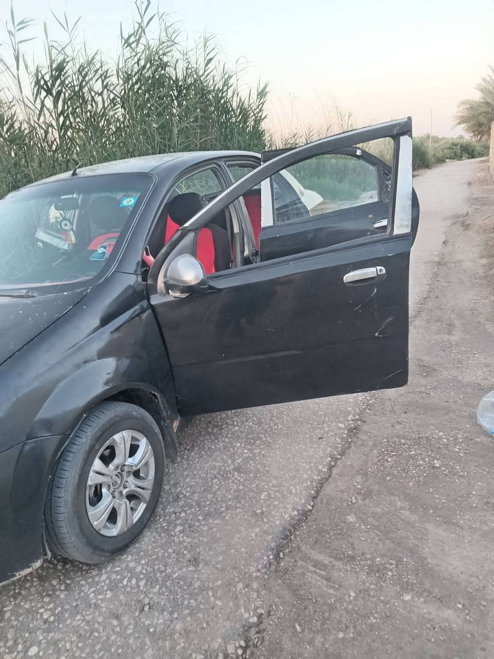 سلام عليكم ورحمة الله تبارك سيارة جديدة وحلوة السيارة الفين و6 السيارة خير من الله مال جناي تبريد يشتغل رقم بابل نكليزي وسعر38  وبيه مجال وهذة رقمي ***********  واذة اكو مراوس بكريت ويل هم عادي مكينة خير من الله الف وستمية  مفتوح مو مسكر
