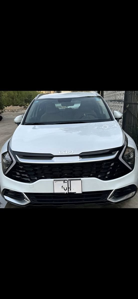 السلام عليكم سبورتج 2023 خليجي مكفوله كفاله عامه   ماشيه 24  المواصفات معروفه نص فول كراسي تدفئه و رادار كراسي كهرباء بصمه والباقي معروف مكان بغداد ***********
