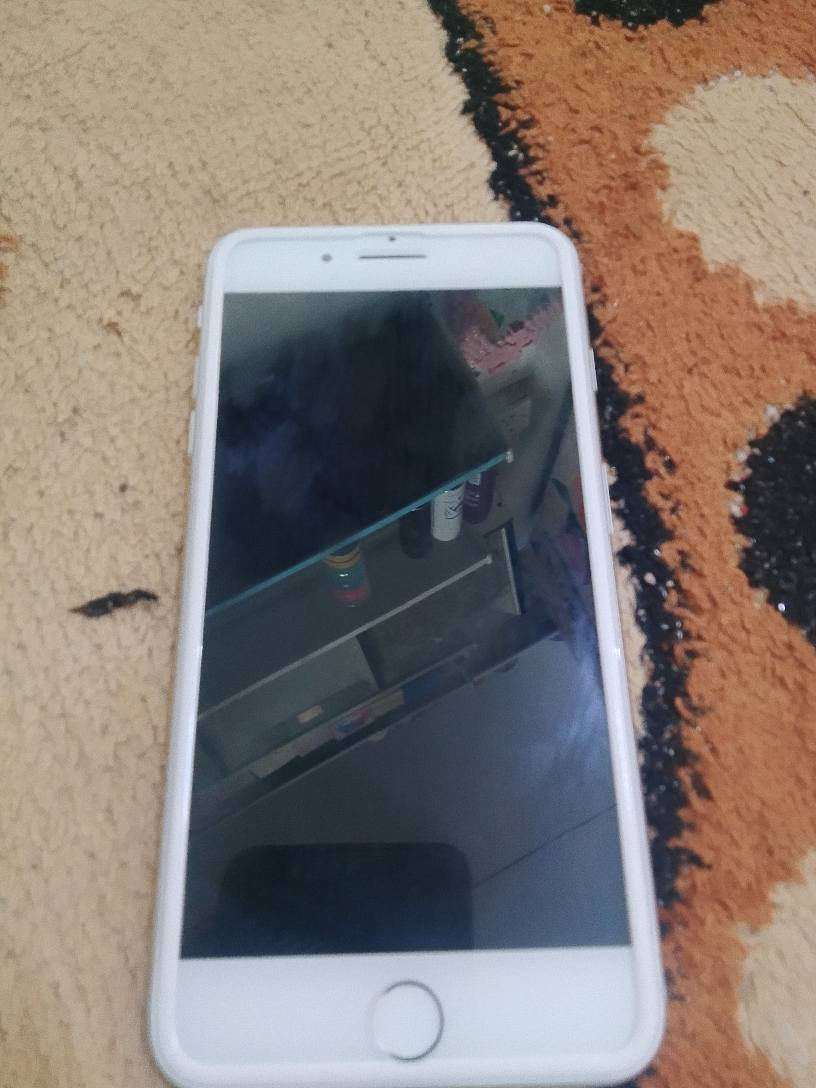 ايفون 8بلاص جهاز نضيف  وكلشي شقال  بس الكامره وكفت وما شايفه عد مصلح   ذاكره 68 بطاريه 95 جهاز حيل نضيف  مال بيت  رقم ***********
