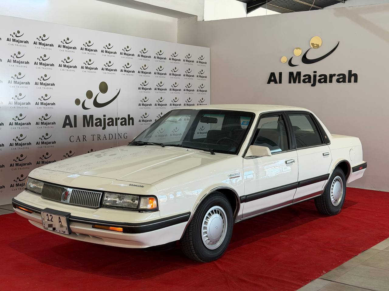 اولدز موديل 90  ماشيه 200 الف  حقيقي سياره  جديده  مكينه مامفتوحه كير اوتوماتيك شرط تبريد ثلج سبير مانازل ارضيات الشركه  وكبات وعده الشركه وياها كلشي بيها شركه وبلادي مامفتوح بيها اي شي شرط كلها صبغ عقجين فقط مال تشليع السياره بدون اي ضرر طخم تايرات جديد السياره ماتحتاج اي مصرف رقم نينوى الجديد سنويه وهزه جديده شرط التحويل السعر 85 $$
مكان السياره موصل 
للاستفسار 
***********
***********
