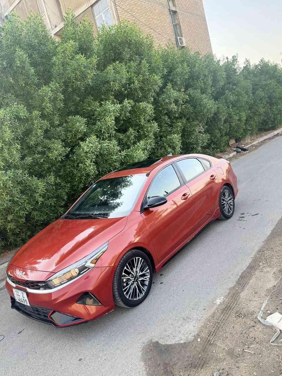 كيا فورتي جتي لاين
كيا فورتي 2023 جيتي لاين GT
وارد امريكي 
فول مواصفات للاخير اعلى فئة.  1/1
محرك 2000 دوش 
حادث خفيف بدون دواخل بدون كلشي 
مواصفات: 
فتحه سقف 
شاشة كبيرة كامرة دوارة + كامرة سطحية 
بصمة ابواب وجنطة 
تشغيل عن بعد 
اشاير مري 
لايت امامي لد 
بك لايت خلفي لد 
ويل كب رياضي 
تحديد مسار 
تحديد سرعة 
قيادة ذاتية 
توقف ذاتي 
مانع تزحلق ردارات جانبية وخلفية وامامية 
شاشة اعطال 
كشنات جلد ومخمل علامة GT lin
تحكمات ستيرن فول
انارة ترحيب.
فتح جنطة ذكي  عند الاقتراب  
سايد بريك بصمة 
اوتو هولد 
درايف مو 3 وضعيات للقيادة 
ستيرن D رياضي
سبايدر خلفي بلادي  
وبعد بيها هواي مواصفات 
رقم بغداد جديد بأسمي 
السيارة مابيها صبغ بنيد امبدل نفس لون 
مرواس او بيع
***********
سعر 168 ورقه
