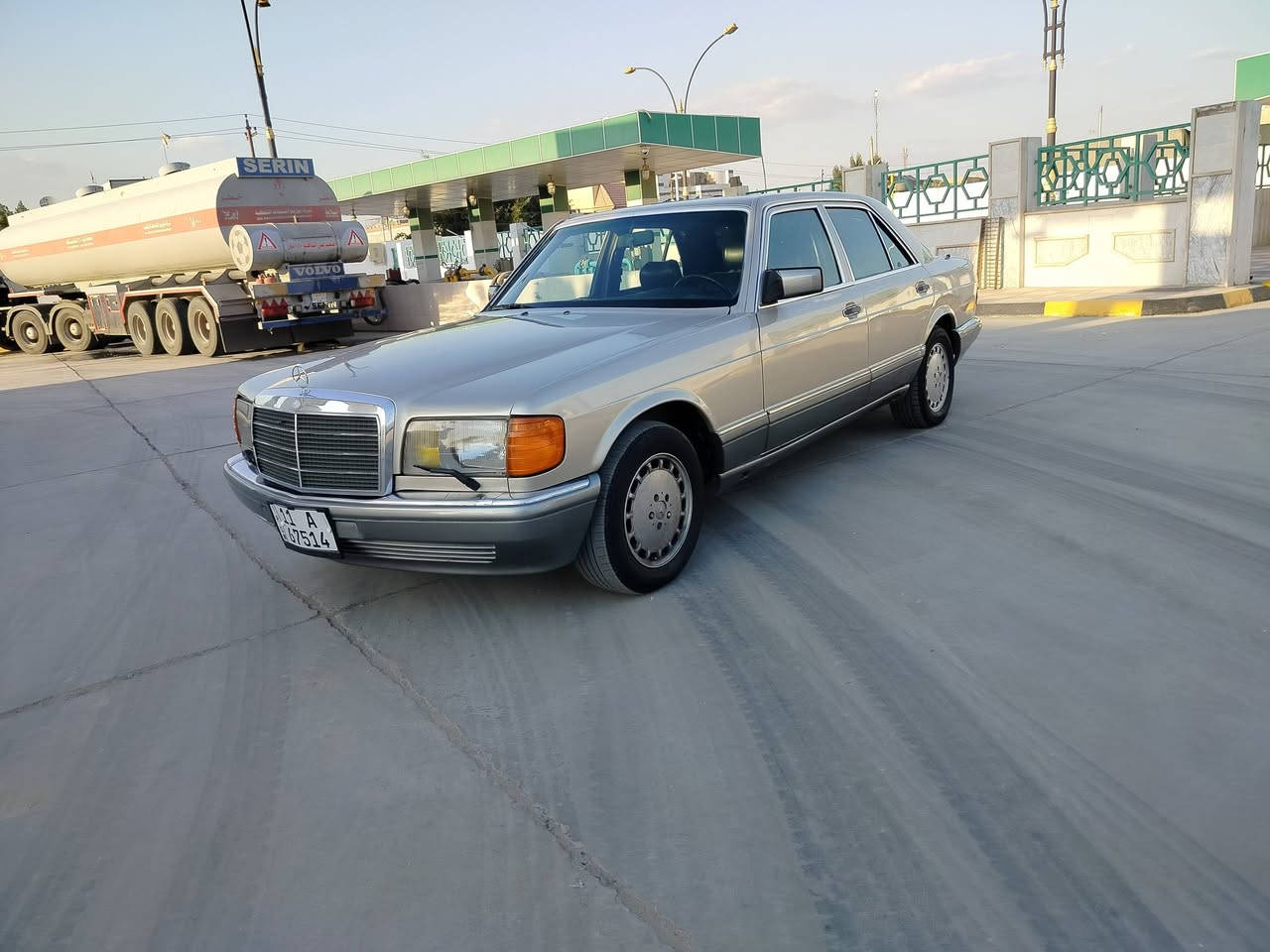 السلام عليكم مرسيدس موديل.  87  رقم بغداد مكينه بلادي قبق أسود داخل جلد مصبوغ جماليه  تبريد شغال السعر 60وبيه مجال العنوان بابل الكفل ***********
