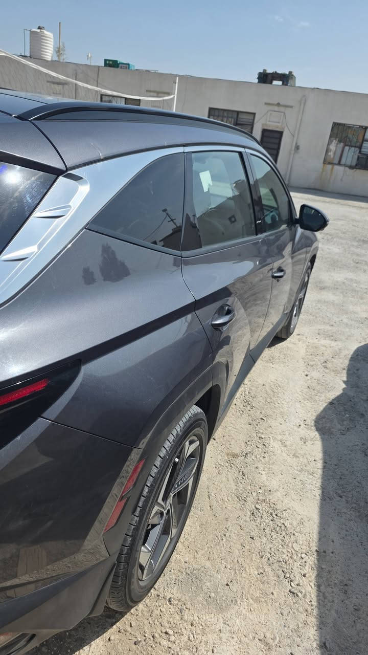 السلام عليكم
توسان 2022 وارد امريكي فول مواصفات لمتد اعلى فئة ب توسان هيبرد  اوتو بارك رقم بغداد صور الحادث والسونار مرفقة مع الصور بيه صبغ قبق الجنطه والدعاميه اماميه  بدون ايرباك 
ماشية 31 الف 
المواصفات : بانوراما / بصمة / جلد / كشن كهرباء / خزن ميموري / جنطة كهرباء / شاشة كبيرة 20 انج / شاشة ديجتال / انارة داخلية LED / كير دكم / هندبريك دكمة / مود درايف / اوتو ستوب / محرك 2000 هيبرد / تدفئة وتبريد بالكشنات / مانع انحدار / ٤ كامرات + شاشة عرض كامرة رباعية / تبريد قطعتين. / نظام HTRAC / رادارت / شفتات ستيرن / رادار نقطة عمياء / تشغيل عن بعد / قيادة من الريمونت / تدفئة ستيرن. / كامرة في المري الجانبية مع الاشارة /والايرباك راجع سستم/ وهواي مواصفات بعد مذاكرهن مكاني بغداد *********** السعر قفل قفل 175
