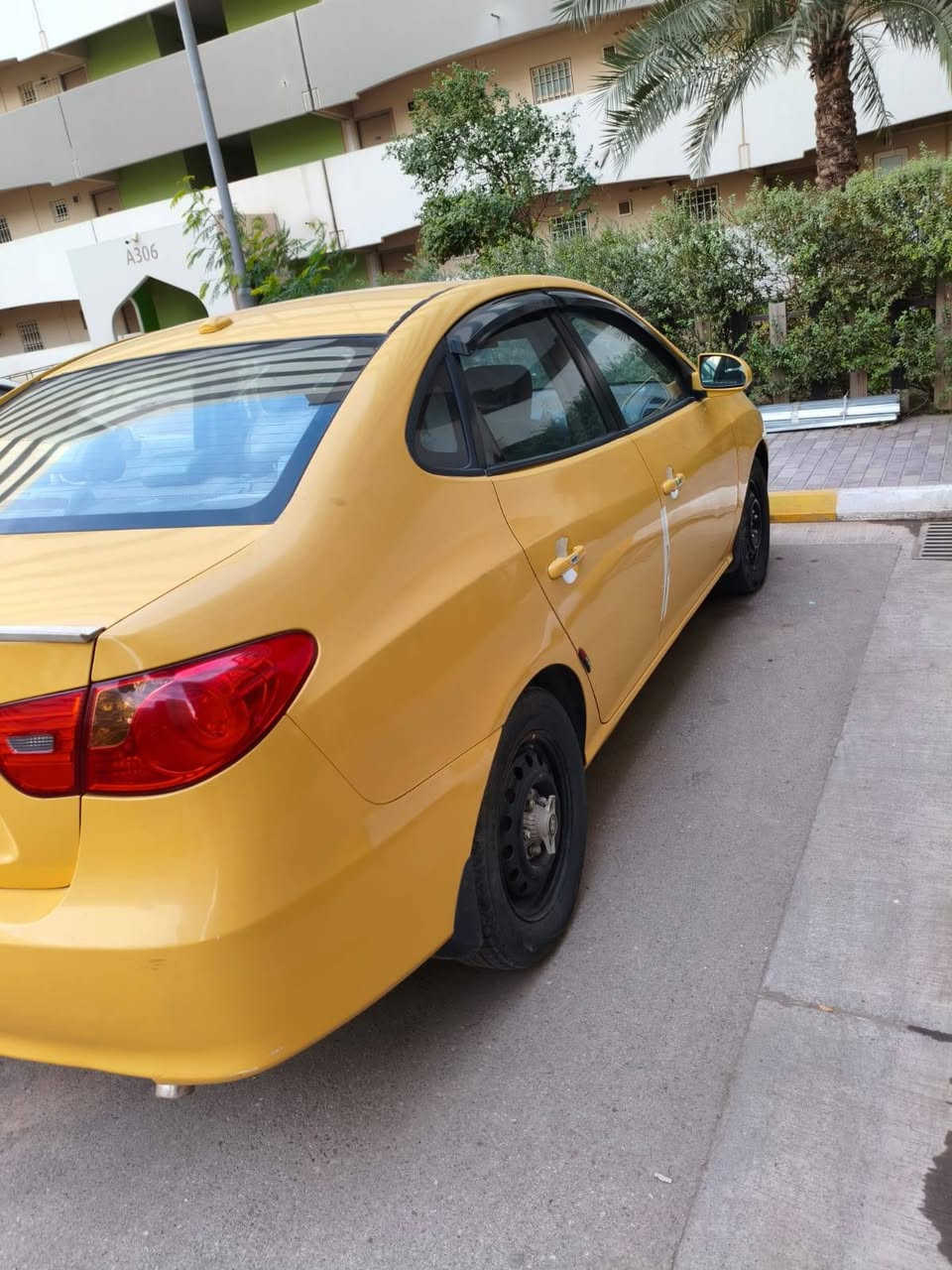 السلام عليكم من رخصه الادمن للبيع النتراء ٢٠٠٩ وارد امريكي الحادث تبديل بنيد فقط السعر ٩٠ وبيه مجال سونار مرفق مع الصور للاستفسار لأتصال على رقم الهاتف ***********
