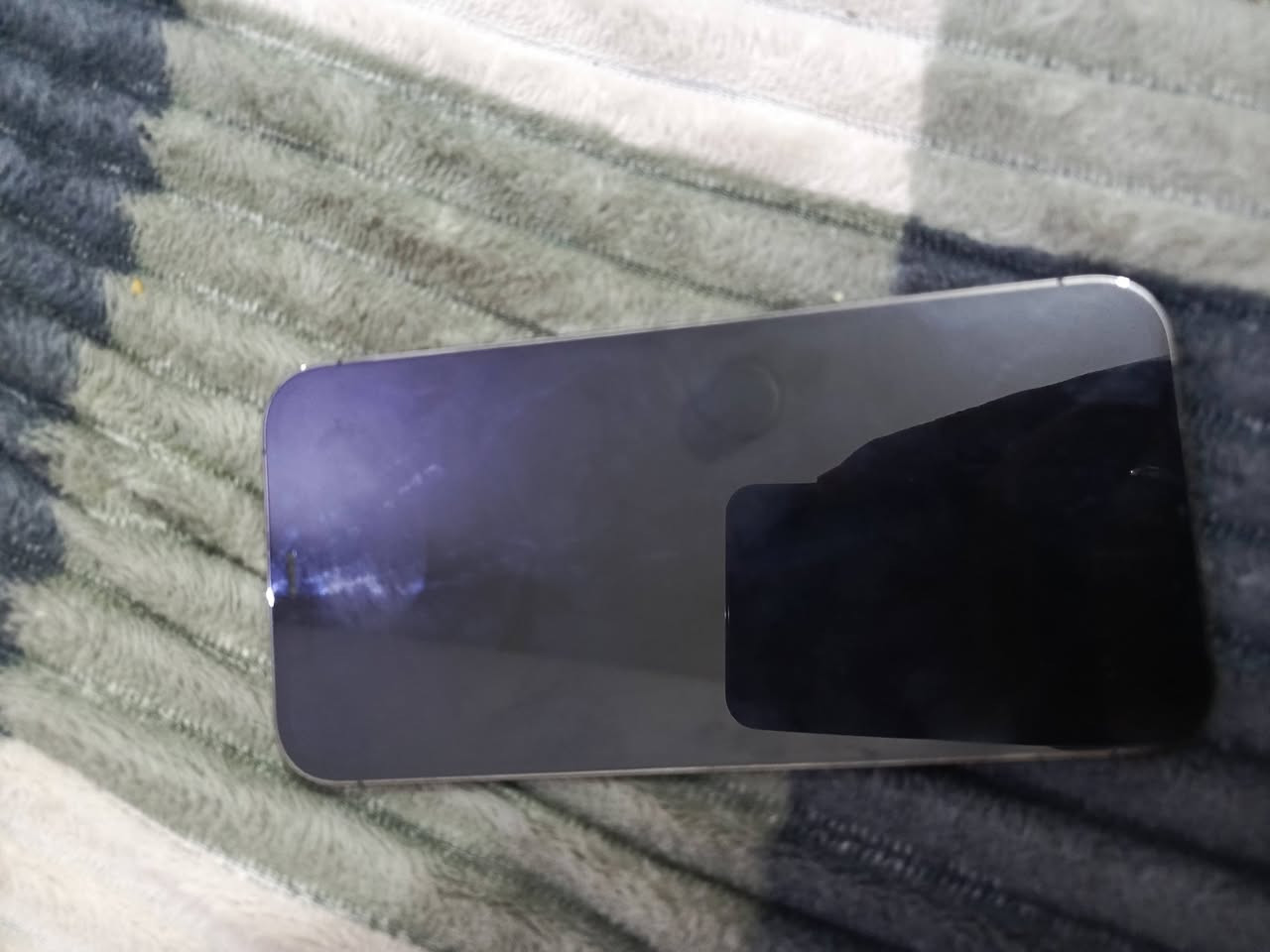 السلام عليكم
ايفون 12 برو ماكس فلو نظافه مبدل فقط بطاريه 100٪ 

وفيس ايدي متوقف فقط الباقي كله شغال السعر 325 مكاني حله نادر الاولى الرقم ***********
