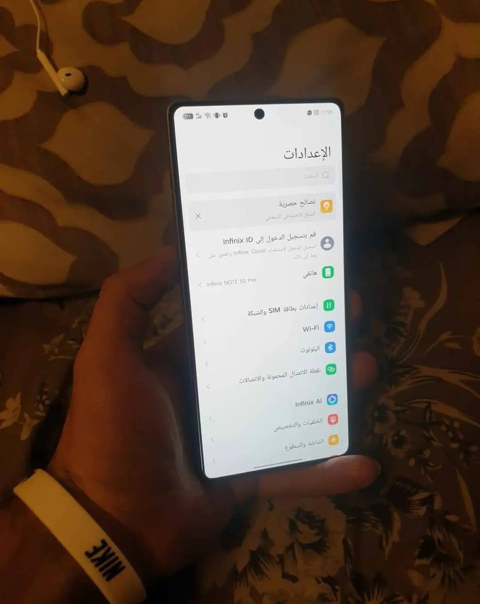 انفنكس نوت ٥٠ برو
Infinix Note 50 Pro 256GB RAM 24
المميزات 
بشاشة AMOLED 144Hz، كاميرا رئيسية 50MP مع OIS، بطارية ضخمة 5200mAh تدعم الشحن السريع جداً 90W وشحن لاسلكي 30W، ومعالج Helio G100 Ultimate القوي مع خيارات ذاكرة وصول عشوائي كبيرة، ويقدم تجربة متكاملة للألعاب والمحتوى بفضل السماعات المزدوجة JBL، وميزات الذكاء الاصطناعي المتقدمة، وتصميم أنيق مع مواد فاخرة (زجاج وألومنيوم)، وتصنيف IP64 لمقاومة الماء والغبار، ومستشعر Bio-Active Halo لقياس نبضات القلب والأكسجين

للتواصل ***********
