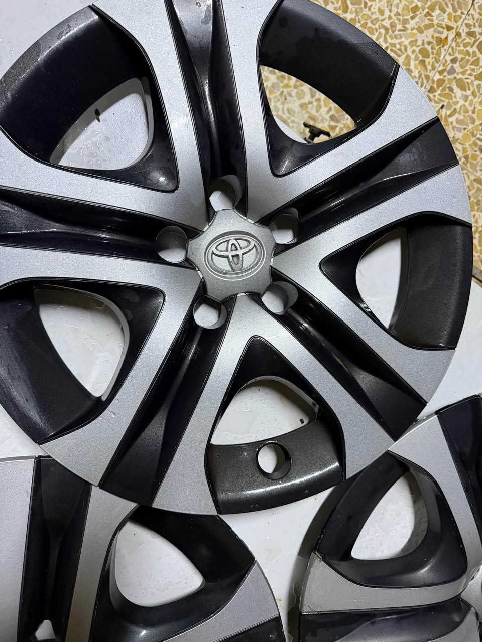 ثلاث قطع 
الرقم ؛ *********** موصل, نينوى
