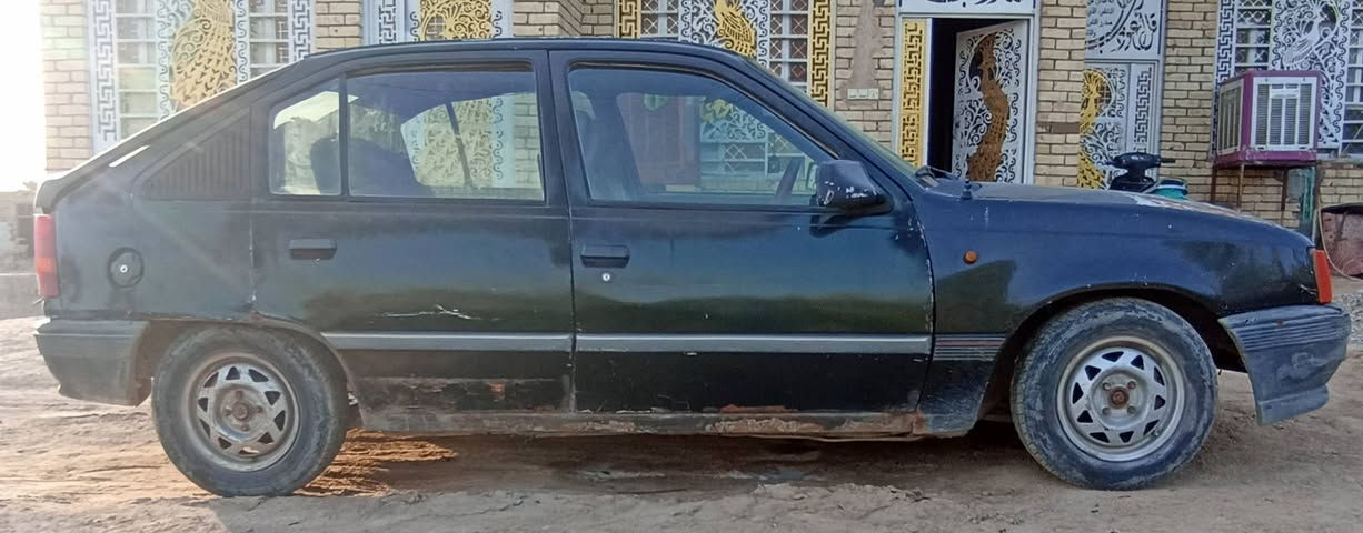 السلام عليكم 
للبيع سيارة اوبل كاديت موديل 1991 رقم ديالى 
المحرك بحالة جيدة الكير بحالة جيدة 
السنوية منتهية ابيعها رقم 
السعر 15 ورقة وبيها مجال بسيط حق الجيه 
السيارة باسمي 
المكان محافظة الديوانية
اللاستفسار على الرقم ***********
