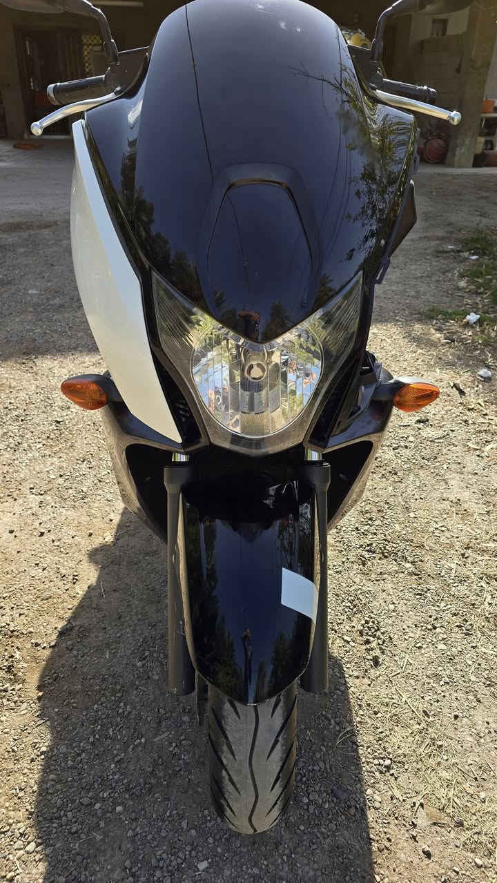 سلام عليكم سباب عندي دراجة هوندا فاز 0/11 موديل 2013 ماشية 67 ألف درجة كلش حلوه هواية سعر 12$ ورقة وبيهه مجال بصيط مكان دراجة بغداد المدان رقمي *********** غير متواجد على الفيس واتساب او تصال واني خادم
