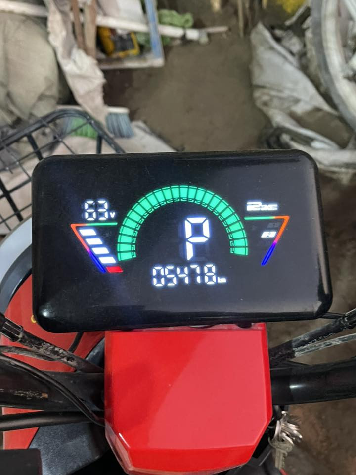 السلام عليكم  —دراجة للبيع —

دراجة شحن r9 2025 اصلي نظيفة استخدام شهرين..
خمس 5 بطاريات
لايت امامي خلفي 
اشارات رجوع بك خلفي
شاشه

السعر 400 الف وبيها مجال 

دراجة مرتبه للاستفسار عل الرقم  ***********
