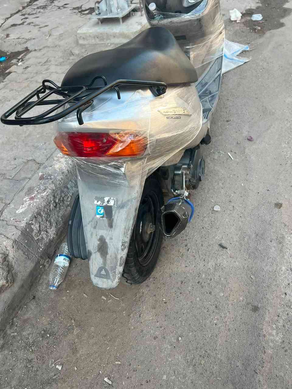 دراجه للبيع  مكفوله كفاله عامه
ياباني ادرس  مزوده صالنصه رياضي 750/ ***********
