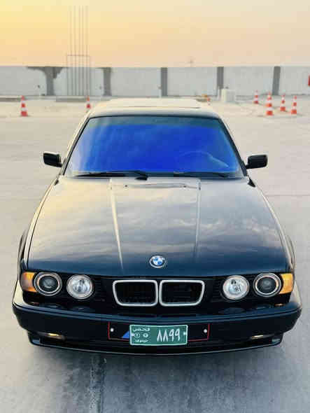 موديل 1993 شرط تحويل و وكالة /وكالة عامة مطلقة باسمنا شرط تحويل سنوي اخضر 
الشرعي موجود / تحويل 100‎%‎ 
محرك 525  كبس دجتال گير عادي
گيرو محرك بشرط اربع تايرات جديد بلباكيت 
سلايت+ تبريد +  استيرن ارباك 
سيارة نشاط فووول درجة ممتازة
لايتات القة ويالة عنكبوت اصلي بي ضربة خفيف من صندوق بجم كبس حدادية 90‎%‎ كهربائيات شغال شرط سيارة حلوة و گاعدة جام كهربائي 
دبلات بونيد و صندوق ✅بطارية جديد جام امامي بولورايس رياضي اسبورت گيجات كل شغال استوب ABS //// سعر 48 ورقة و بي مجال قليل مكان سيارة ناحية قصروك تابع شيخان اذا شراي خابر و تدلل ***********
بي واتساب مواصافتها كل مكتوب عل منشور رجاءن لاتعبني و لاتعبك و سلام عليكم و رحمة الله و بركاتة
