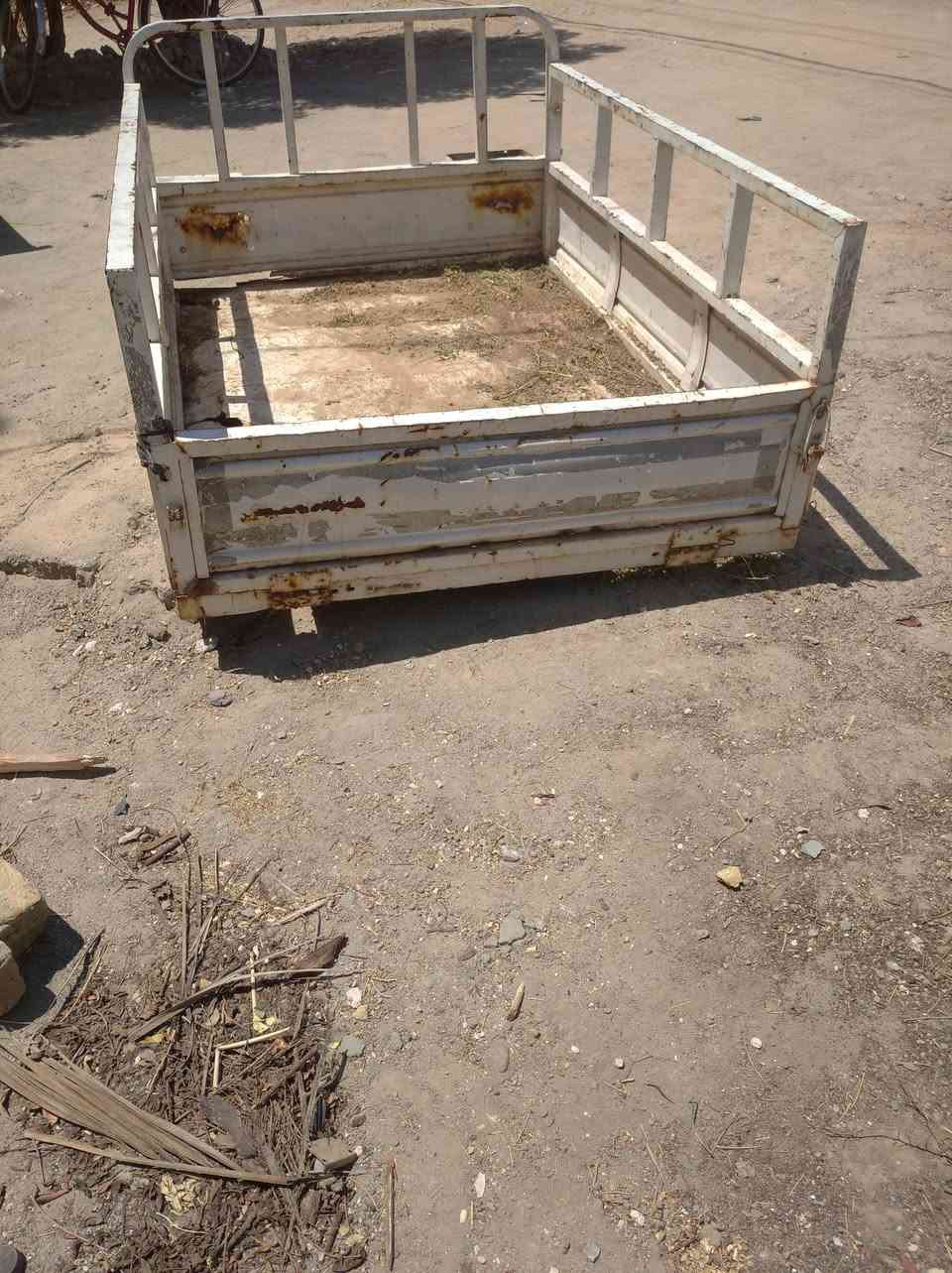 بدي للبيع صفاح جدد حصيره تعبانه شوف العين مكانه نجف قضاء المشخاب رقم ***********السعر 150وبي مجال
