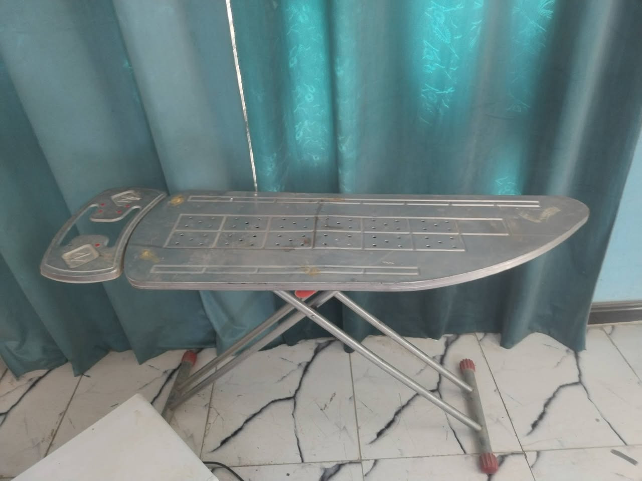 ميز أوتي باله الحجم اجبير ٢٥ مثرامه الصليه شرط اشغل اسعر 30 اوفن شرط انضافه اسعر 30 مكنسه الصليه شرط اسعر 40 عنوان شطره حي زهور قرب ملعب الحاوي ***********
