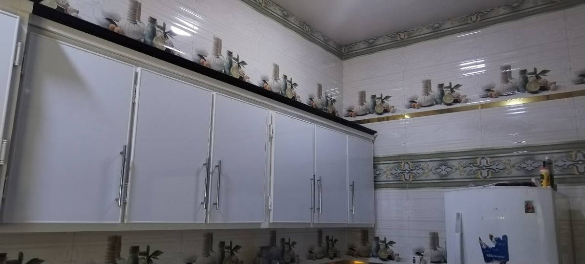 السلام عليكم
بيت زراعي المساحه 150

البناء طابوك والسقف اعگاده بيت مرتب كامل مواصفات  ماي مجاري نت ضوئي مولد قريب عل شارع العام المكان حي الشهداء وهذا رقمي *********** والشراي يدلل
