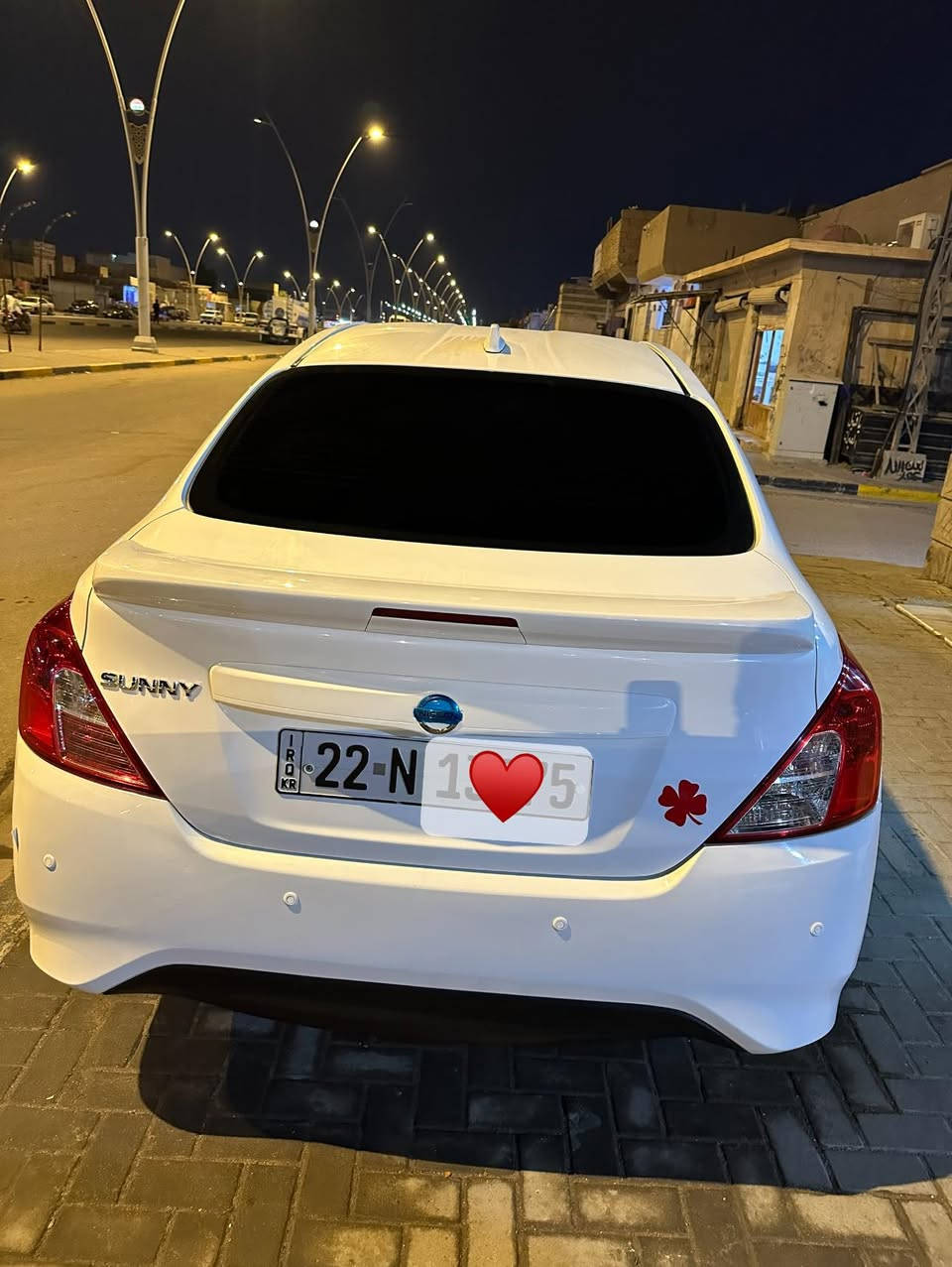 نيسان سني هندي بليته زركه كفاله عامه  
ماشيه 34 الف
  سياره جديده السعر 130 وبيه مجال حك الجيه 
***********
