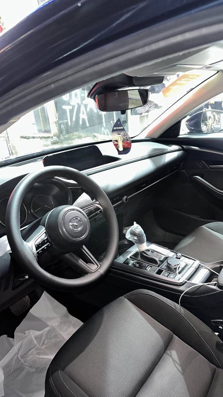 Mazda Cx 30 
2024
بةسمه 
شاشه 
رادار 
كاميرا 
سوكان ڤوليوم 
ئاوينه شةفت و رادار 
بونيتي سبوغه و چاملغ لاي سايةق كةمي تةعديله كةمي ناويشي گرتووه 
سعري 125 وةرةقة و مةجال 
*********** كركوك, العراق

