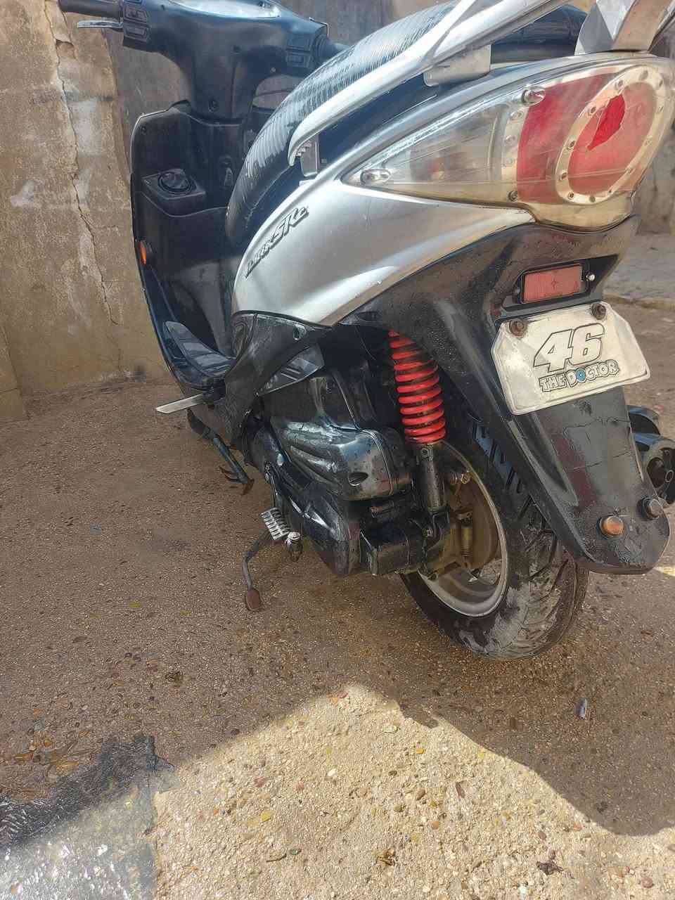 دراجه نوع كامكو جي فور ياباني طافيه معرف شنو بيها ابيع كوم حديد السعر 200 الف اتصال على رقم ***********
