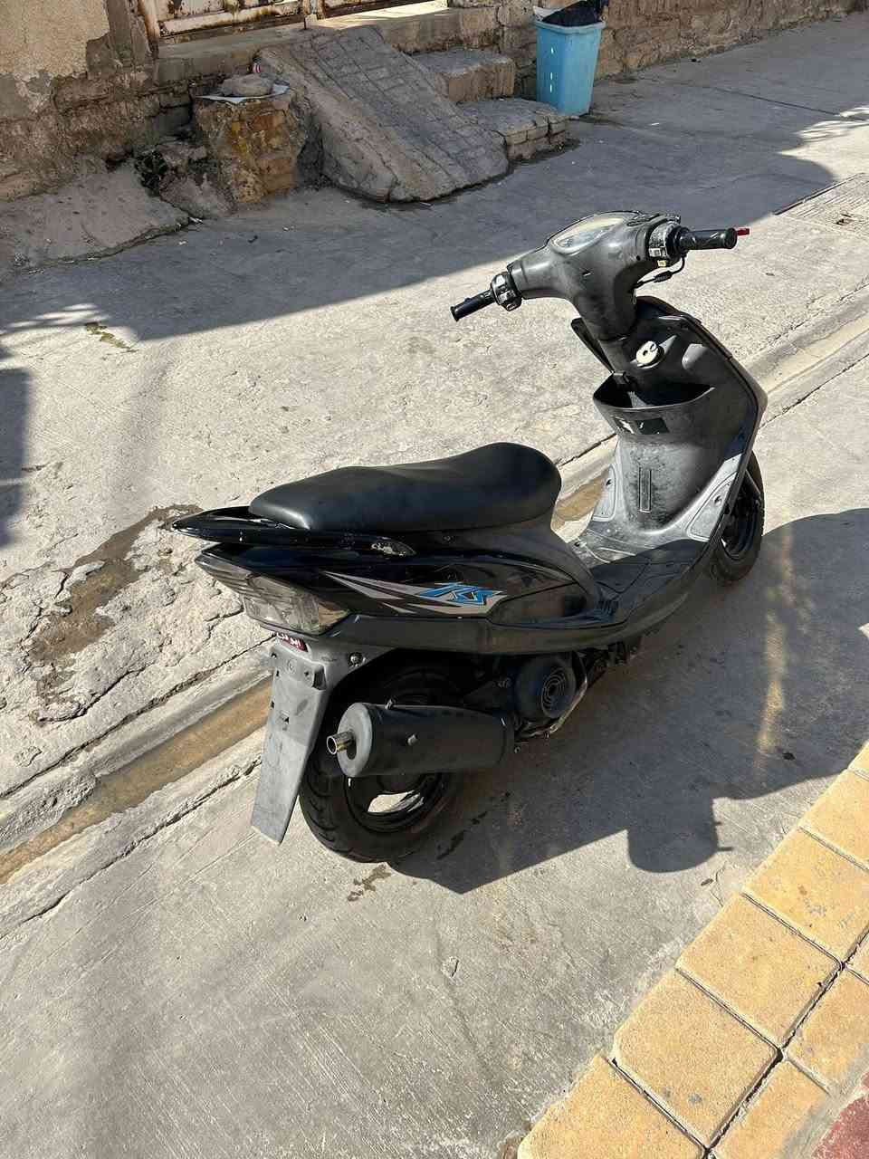 السلام عليكم ماكس يماها معروضه للبيع موجود بيها فقط منفيس دراجه مال وكاله الله يشهد فقط تشحن باتريها الدراجه هندر واحد تشتغل نكره صلف سعرها 700 وبيها مجال تجيني تكسر بسعرها لتجي

