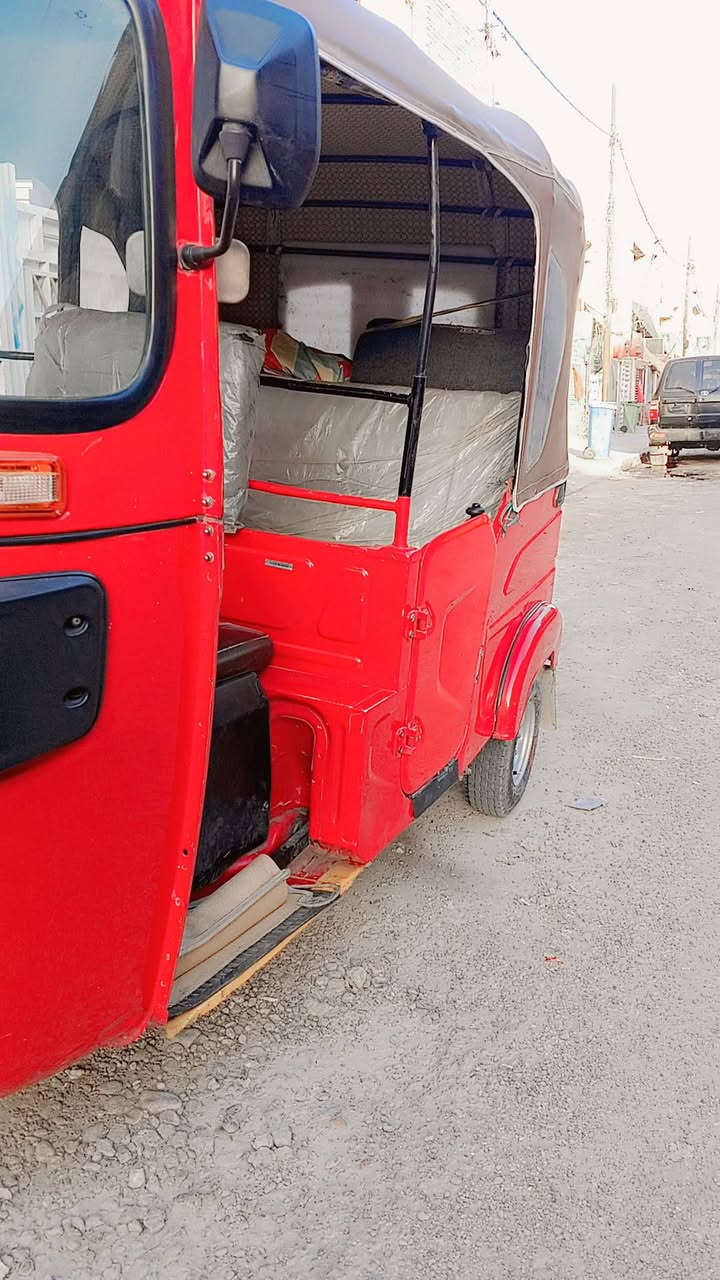 سلام عليكم شباب عندي تكتك لبيع مديل 2022 ما نقصه اي شي تكتك مثل ما بل صور ما مرقمه اوراق كبل ترقم مكينه مكفوله وكشر تعال وكلب لتكتك نضيفه حيل مكاني بغداد لورفلي انتصل وتدلل لتفاصيل أكثر ‏‪***********‬‏
