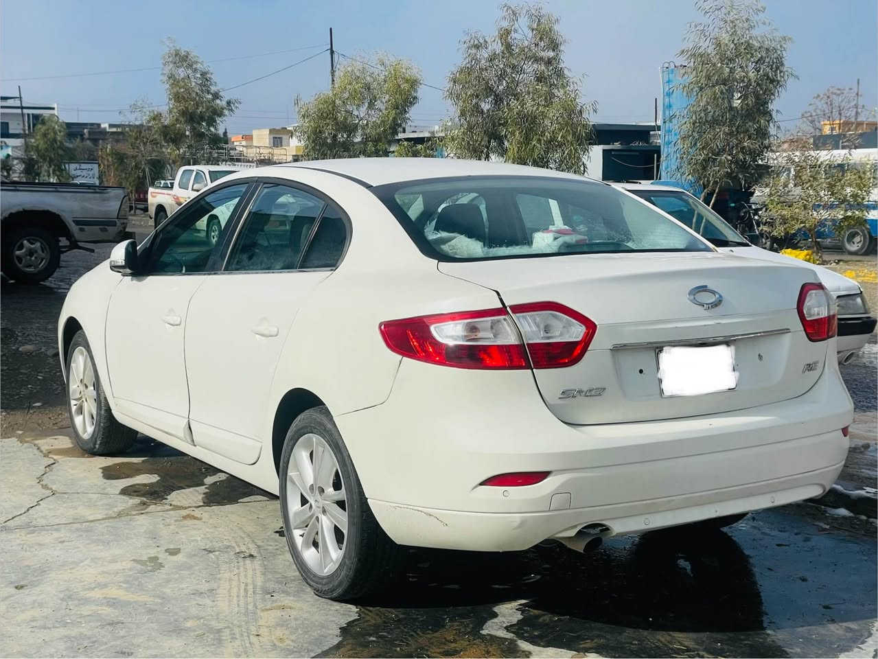 سام سۆنگ  2014 
گیروو مەکینەو هەمووی بەشەرت 
فوول مواسەفات 
شاشە کامیرە حەساس
شاشە ئەلیکترۆنی ABS
ئاوینە شەفتە ئاوێنە دژە فوول
سوکان ڤۆلیم  بەسمە
لایت ئۆتۆ
گیر سیڤی تی سپۆرت
کوشن هیتەر جلد کارەبای
دەرگا بەسمە
ناو فۆرمیکا
لایت عەدەسە
سەیارەکە شتی کیی نموونەو زۆر پاکە
40 هەزا رۆشتوە
گیروو مەکینەو کارەبایات بەشەرت
سعر 52گەلا
ژ.م 
***********        ….   *********** شمشمل, السليمانية
