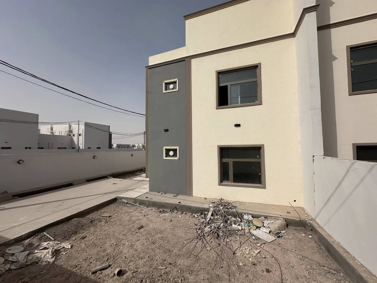 دار 250م للبيع
النجف // مجمع الأميرات 2 // مربع رابع // طابقين جاهز للسكن // موقع مميز جدا خلف شارع 60 الفاصل بين مجمع الكرار والأميرات // وقرب شارع 30 // تدفع حاليا 110والباقي يتحول عالعقاري83// 
قسطه الشهري 520 الف  //علماً يبعد المجمع 8 كيلو عن مرقد امير المؤمنين عليه السلام 
للاستفسار :
***********
***********
