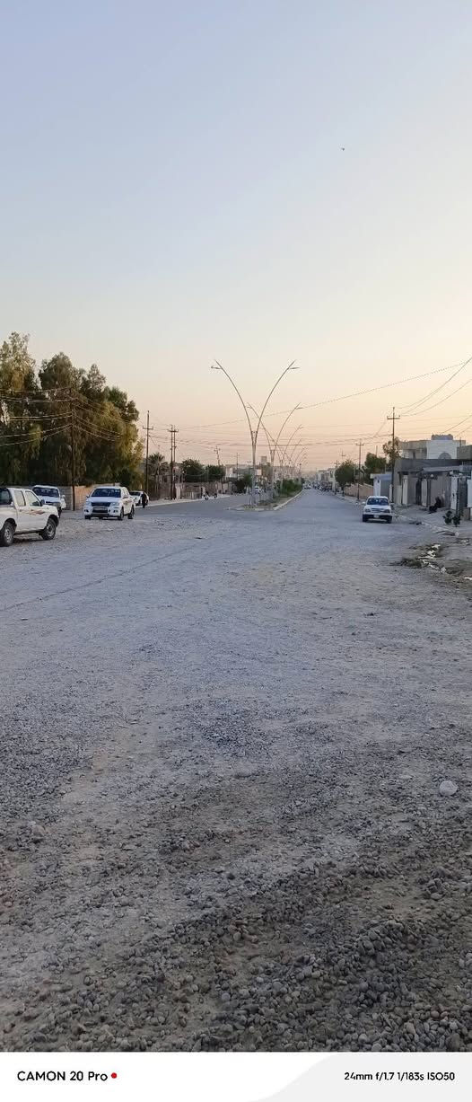 *🏡 للبيع بيت رقم بلدية موقع قرب ساحة هاوكاري
السلام عليكم
بيت مستقل للبيع بموقع كلش حلو وهادئ قرب ساحة هاوكاري وجامع نجاة، منطقة خدماتها فول.
مواصفات البيت:
فرع كبير حوالي 20متر
المساحة: الواجهة 10م × النزال 26م = 260م²
ملاحظة: تكدر تتقدم 4 أمتار بعد
*: غرفتين نوم + استقبال + هول + صحيات  +غرفة فوق مع بيتونه
حديقة جميلة مرتبة
:
البيت بناء حلو وكامل الخدمات ماء + كهرباء
الموقع: قريب على جامع نجاة وساحة هاوكاري،
السعر: عند الاتصال للشراي الجاد وبيه مجال
للاستفسار: *********** واتساب متوفر

---
🏡 خانوو بۆ فرۆشتن لە نزیک ساحەی هاوکاری - دوو خورماتوو
سڵاو و ڕێز
خانوویەکی سەربەخۆ بۆ فرۆشتن لە شوێنێکی زۆر باش و ئارام لە نزیک ساحەی هاوکاری و مزگەوتی نەجات، ناوچەی خزمەتگوزاری تەواو.
تایبەتمەندییەکانی خانوو:
کۆڵان: کۆڵانێکی گەورە نزیکەی 20م
ڕووبەر: پانی 10م × درێژی 26م = 260م²
تێبینی: دەتوانرێت 4 مەتر بێیتە پێشەوە زیاتر
نهۆمی خوارەوە: 2 ژووری نوستن + هۆڵی میوان + هۆڵ + تەوالێت و گەرماو
نهۆمی سەرەوە: ژوورێک + بيتونة
باخچەیەکی جوان و ڕێکخراو
بینای خانووەکە جوانە و هەموو خزمەتگوزارییەکی هەیە: ئاو + کارەبا
شوێن: نزیکە لە مزگەوتی نەجات و ساحەی هاوکاری،
نرخ: بۆ کڕیاری جیددی لە پەیوەندی، مەجالێکی کەم هەیە
بۆ پەیوەندی: *********** واتسئەپ بەردەستە
