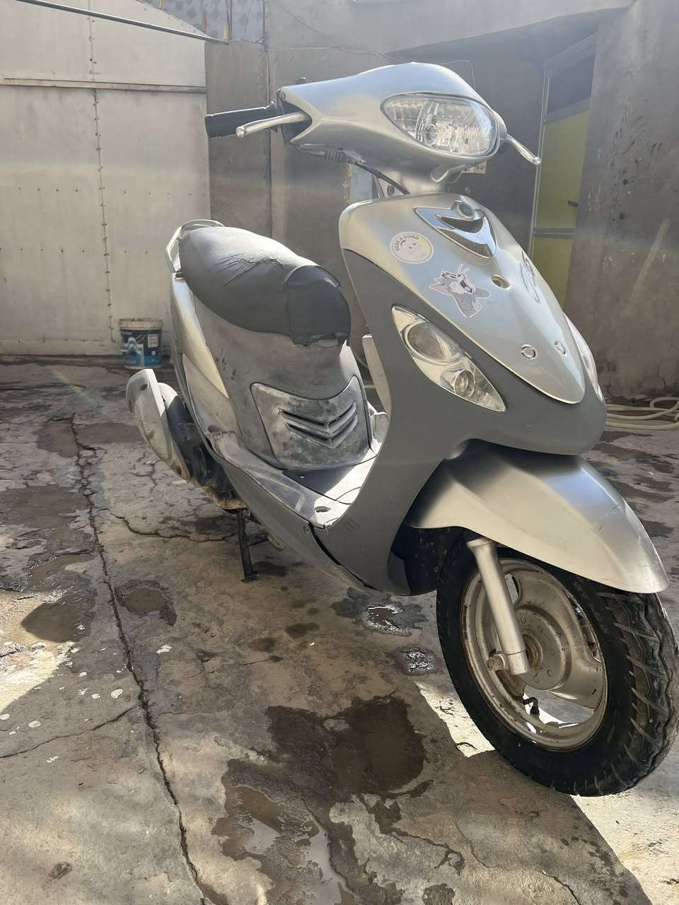 مكلف بلنشر ✅

السلام عليكم دراجه ماكس منغولي حلوه كدام عينك مامفتوحه مكينتها السعر550 بيها مجال حك الجيه مامتواجد فيس ***********
