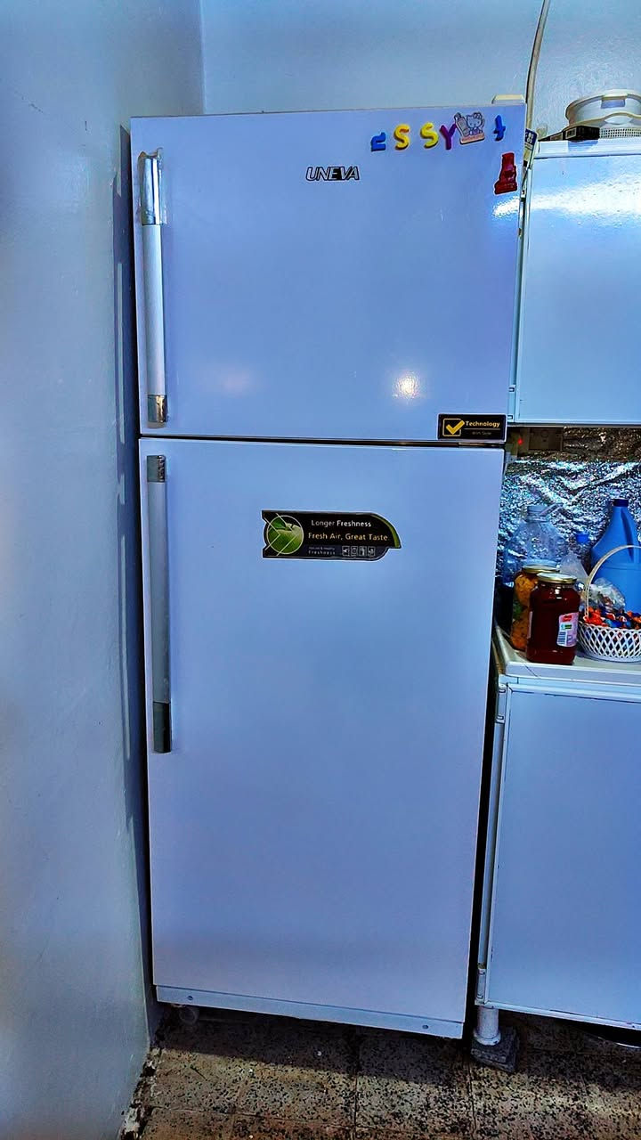 للبيع ثلاجه نظيف جدا كلو شرط حجم كبير سعر260 دهوك***********
