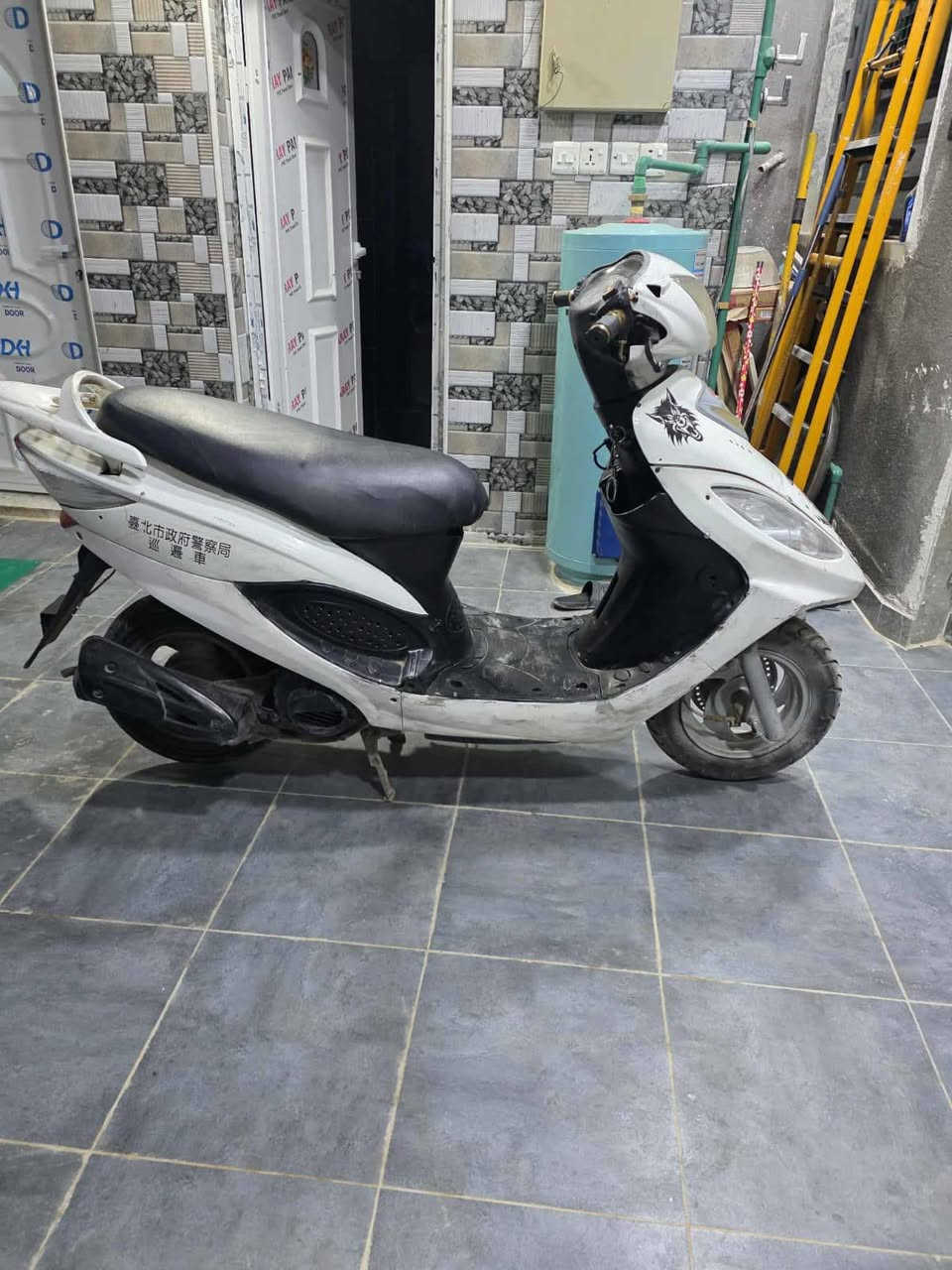 السلام عليكم ورحمه الله وبركاته
دراجه في تو كامكو لبيع مكينة 150 دراجه جاهزة موديل 
2011 السعر مال بيع 550 وبيه مجال لشراي 
مكاني رفاعي


**إذا كنت صاحب هذا الإعلان وتريد حذفه لأي سبب، رجاءا أرسل رسالة إلى الدعم الفني**