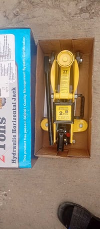 جك جديد سعر 35 ....2 طن مكاني الدوره 07714818296