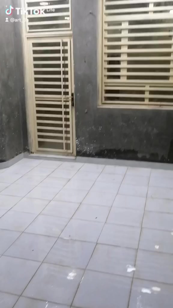 دار للبيع المساحه 150 م بناء درجه او لئ بناء سنه 2025 العنوان حي الكرامه جاهز للسكن للا استفسار مراسلتي علئ الخاص او الاتصال على الرقم ***********
